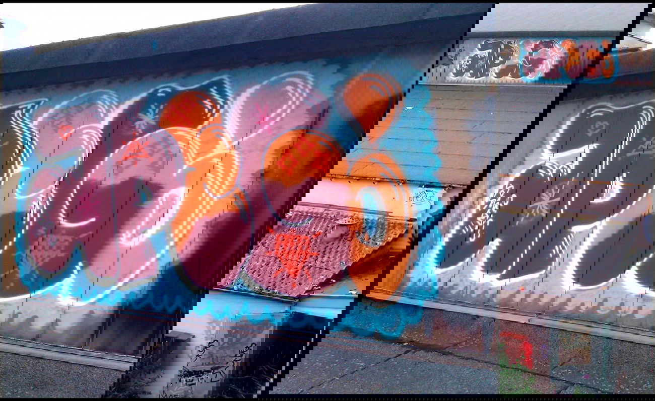 Graffiti Bombing - Photo by MahatmaGanja - jpeg, jpegs, düsseldorf