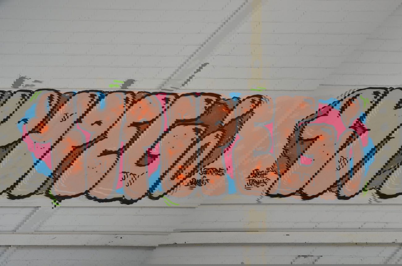 Graffiti Wall - Photo by MahatmaGanja - jpeg, lyp, mäck