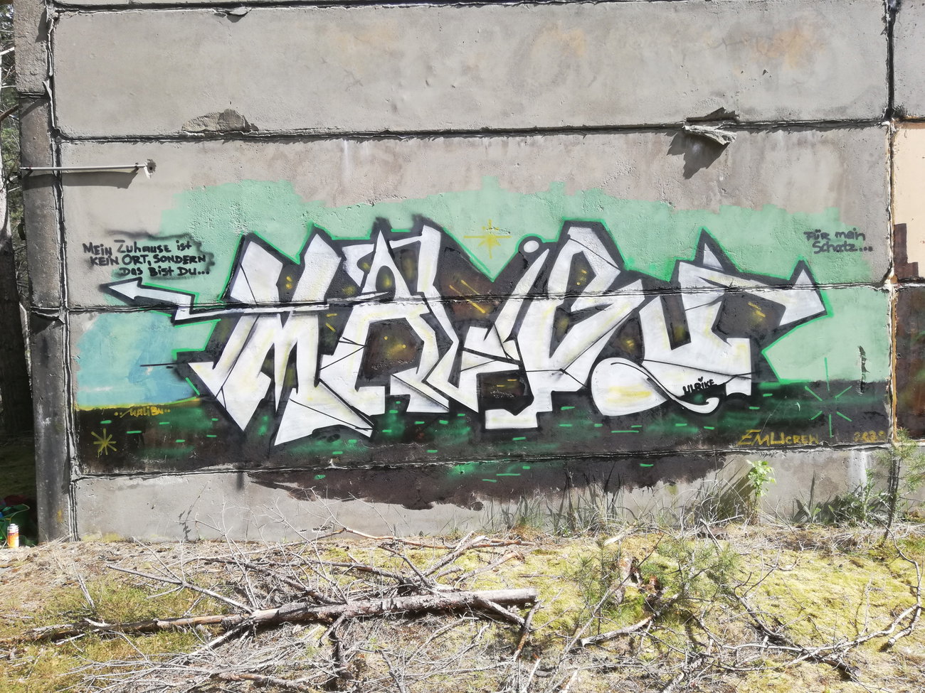 Graffiti Wall - Photo by Mali157