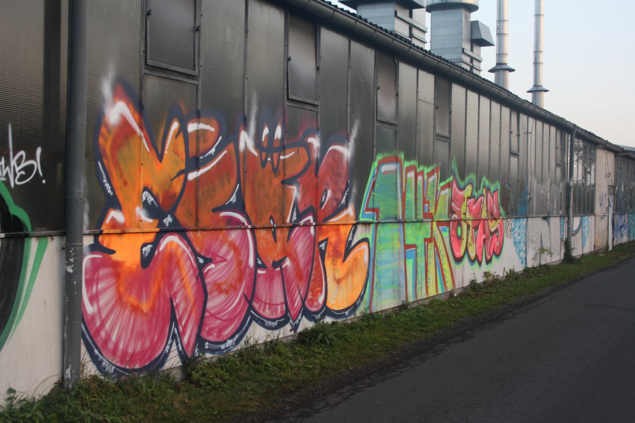 Graffiti Wall - Photo by Manfredkarlheinz