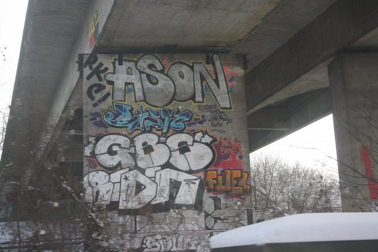 Graffiti Bombing - Photo by Manfredkarlheinz