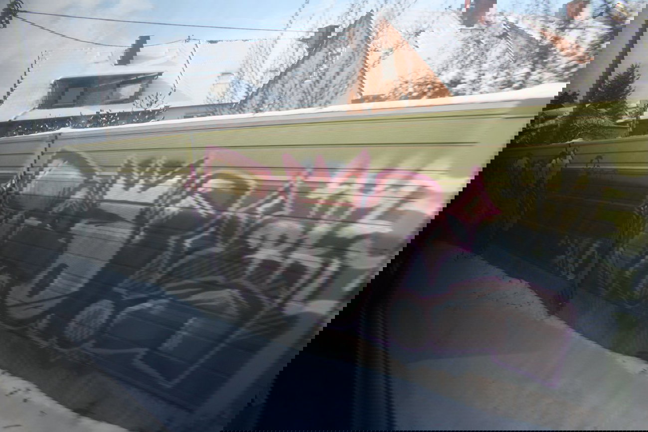 Graffiti Bombing - Photo by Manfredkarlheinz