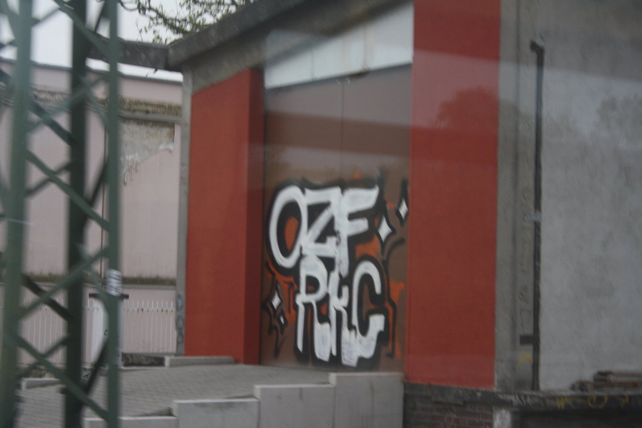 Graffiti Wall - Photo by Manfredkarlheinz