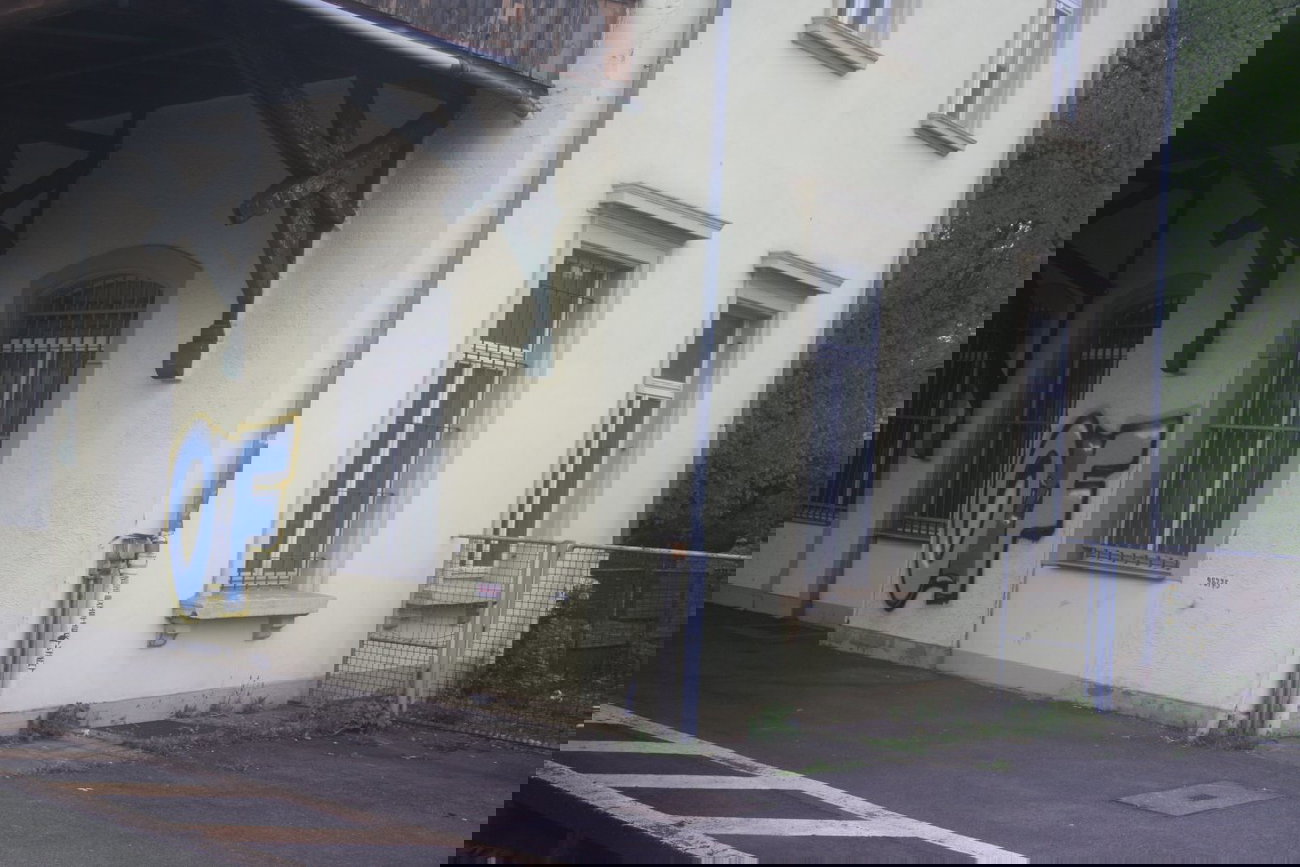 Graffiti Bombing - Photo by Manfredkarlheinz