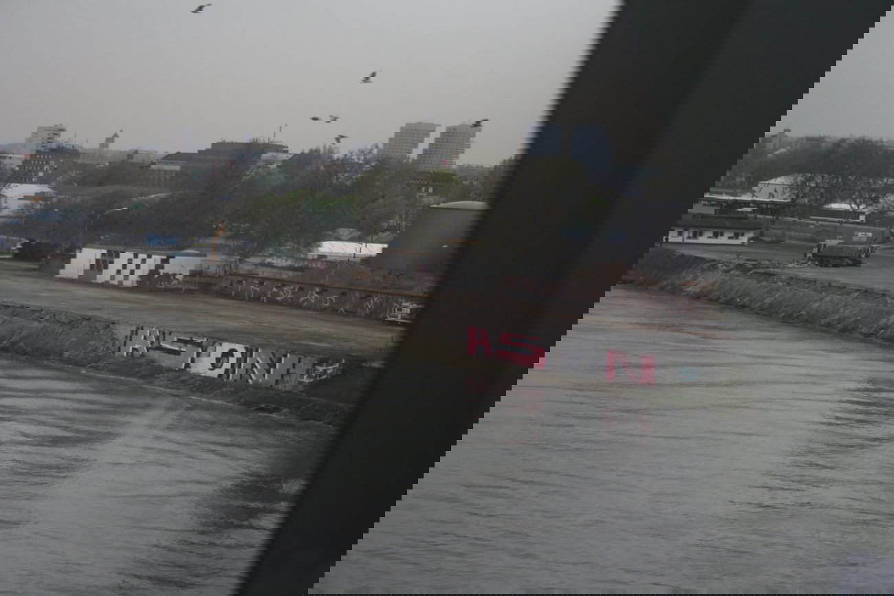 Graffiti Bombing - Photo by Manfredkarlheinz