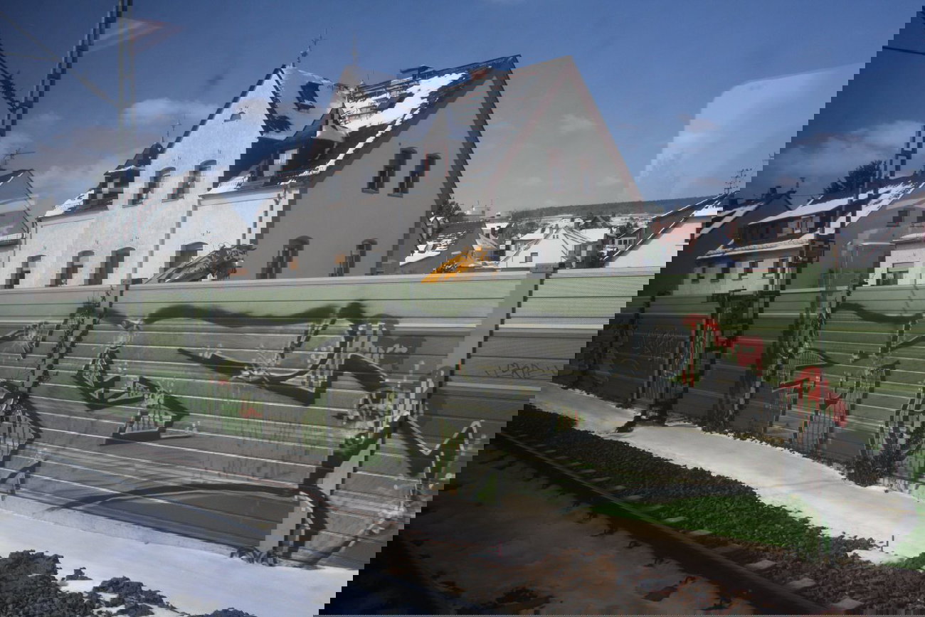 Graffiti Bombing - Photo by Manfredkarlheinz