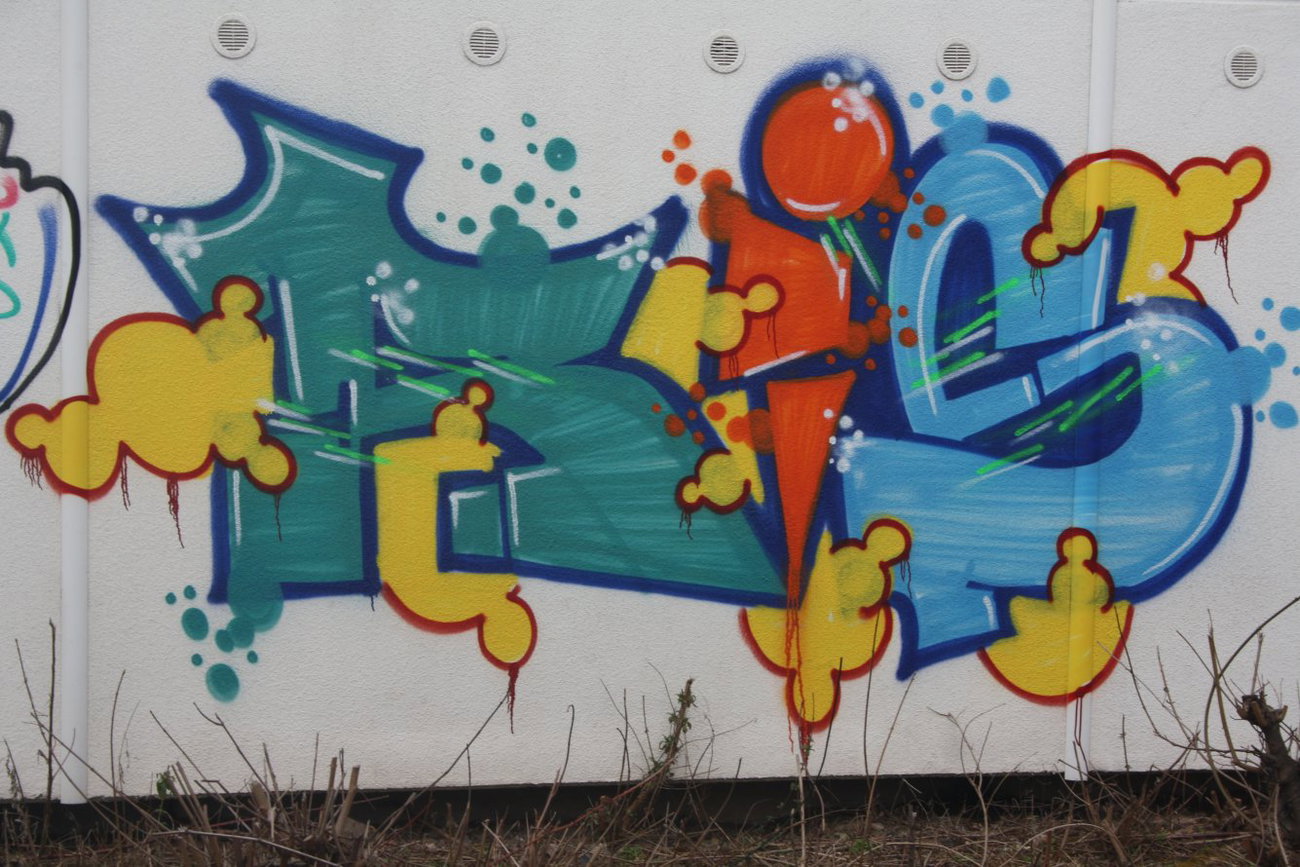 Graffiti Wall - Photo by Manfredkarlheinz