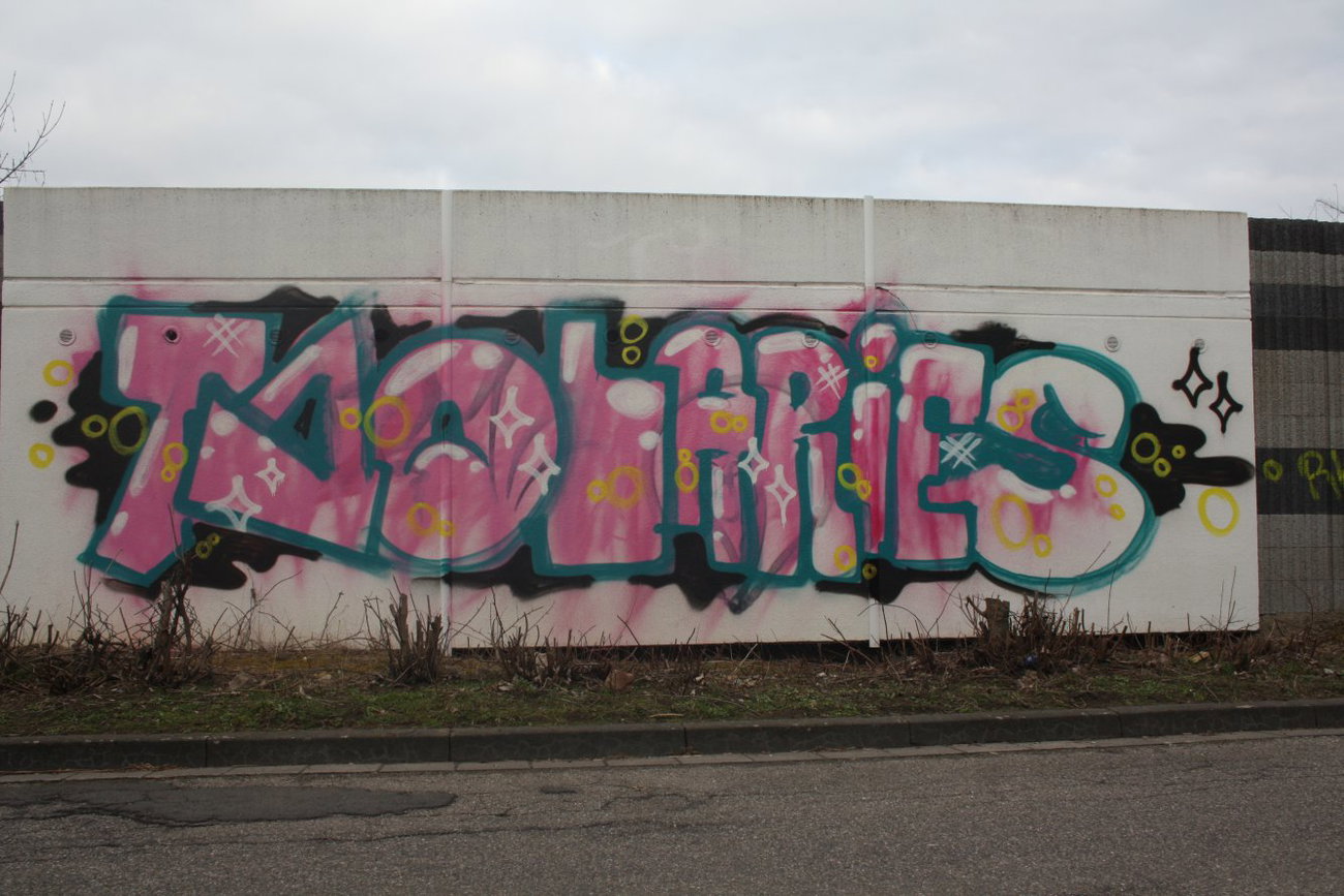 Graffiti Wall - Photo by Manfredkarlheinz