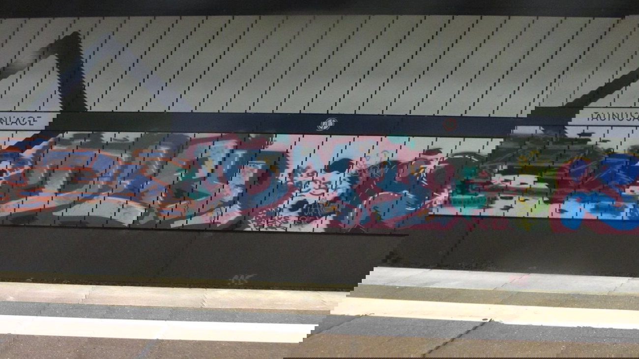 Graffiti Bombing - Photo by Manfredkarlheinz