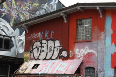 Graffiti Wall - Photo by Manfredkarlheinz