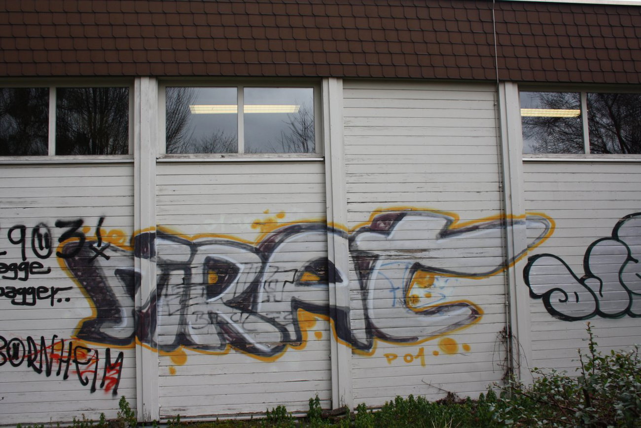 Graffiti Wall - Photo by Manfredkarlheinz