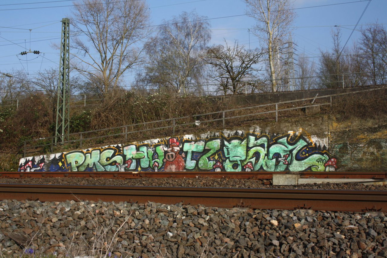 Graffiti Wall - Photo by Manfredkarlheinz