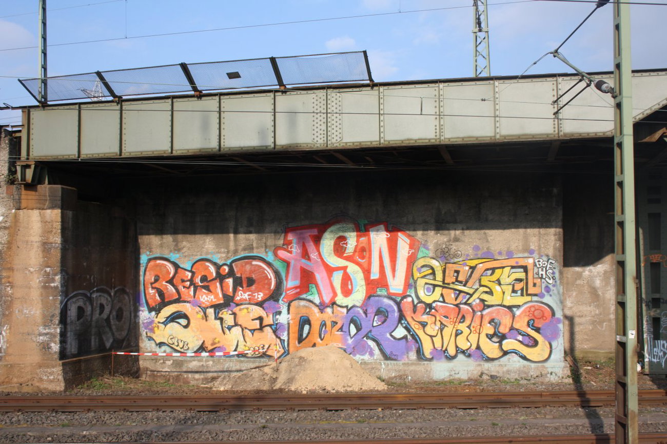 Graffiti Wall - Photo by Manfredkarlheinz