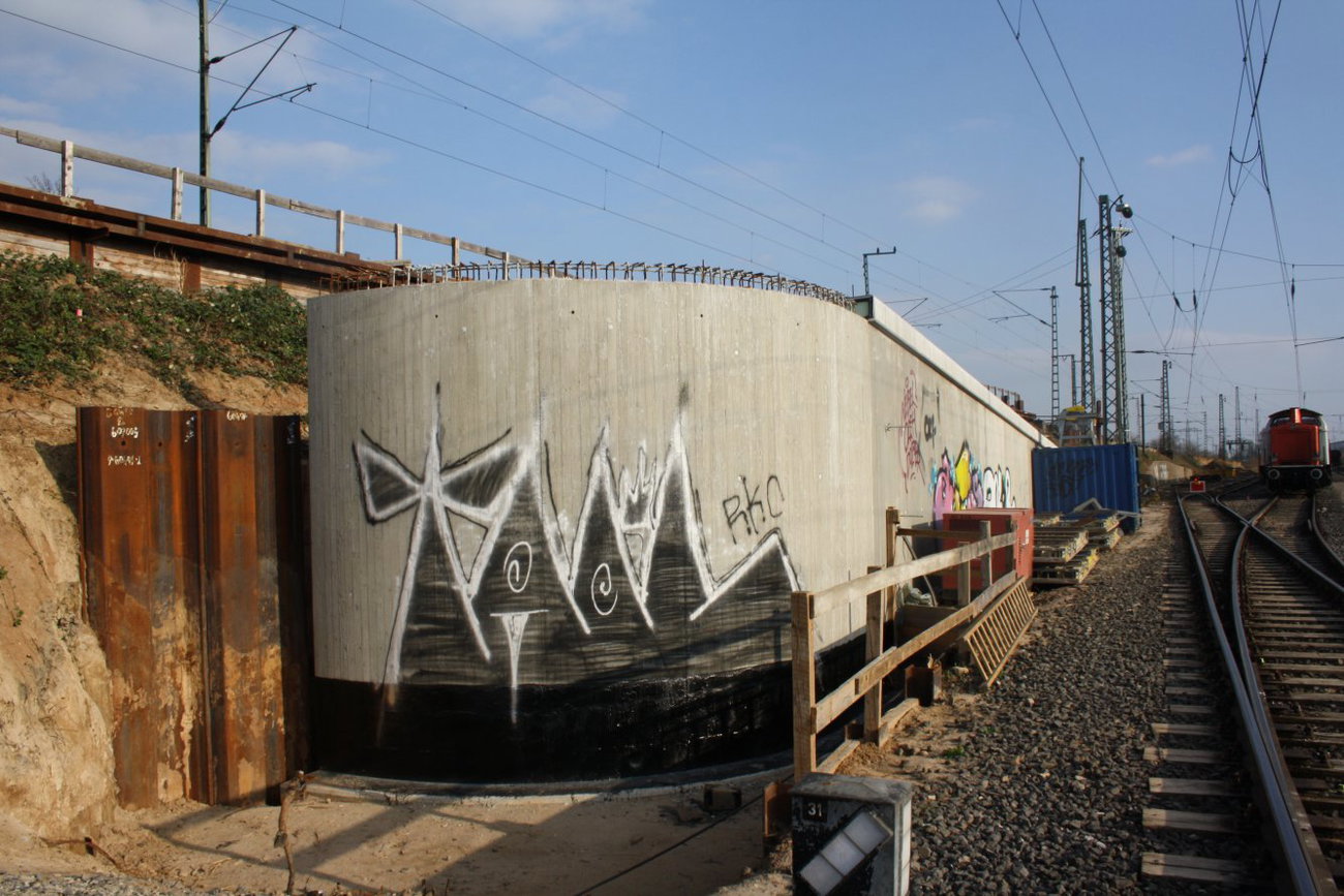 Graffiti Wall - Photo by Manfredkarlheinz