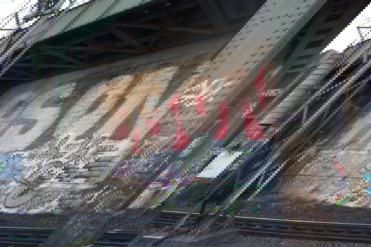 Graffiti Bombing - Photo by Manfredkarlheinz