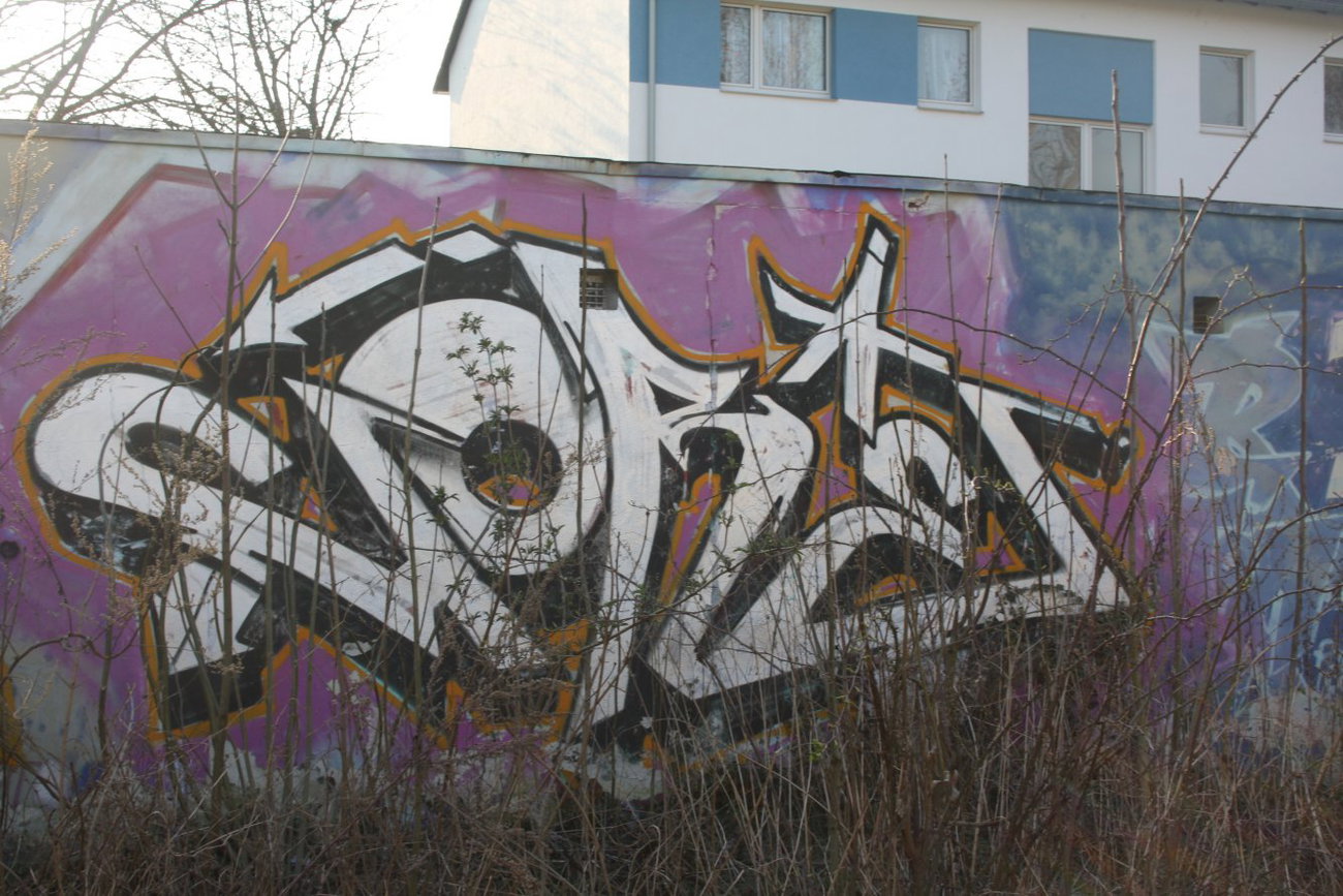 Graffiti Wall - Photo by Manfredkarlheinz - sore