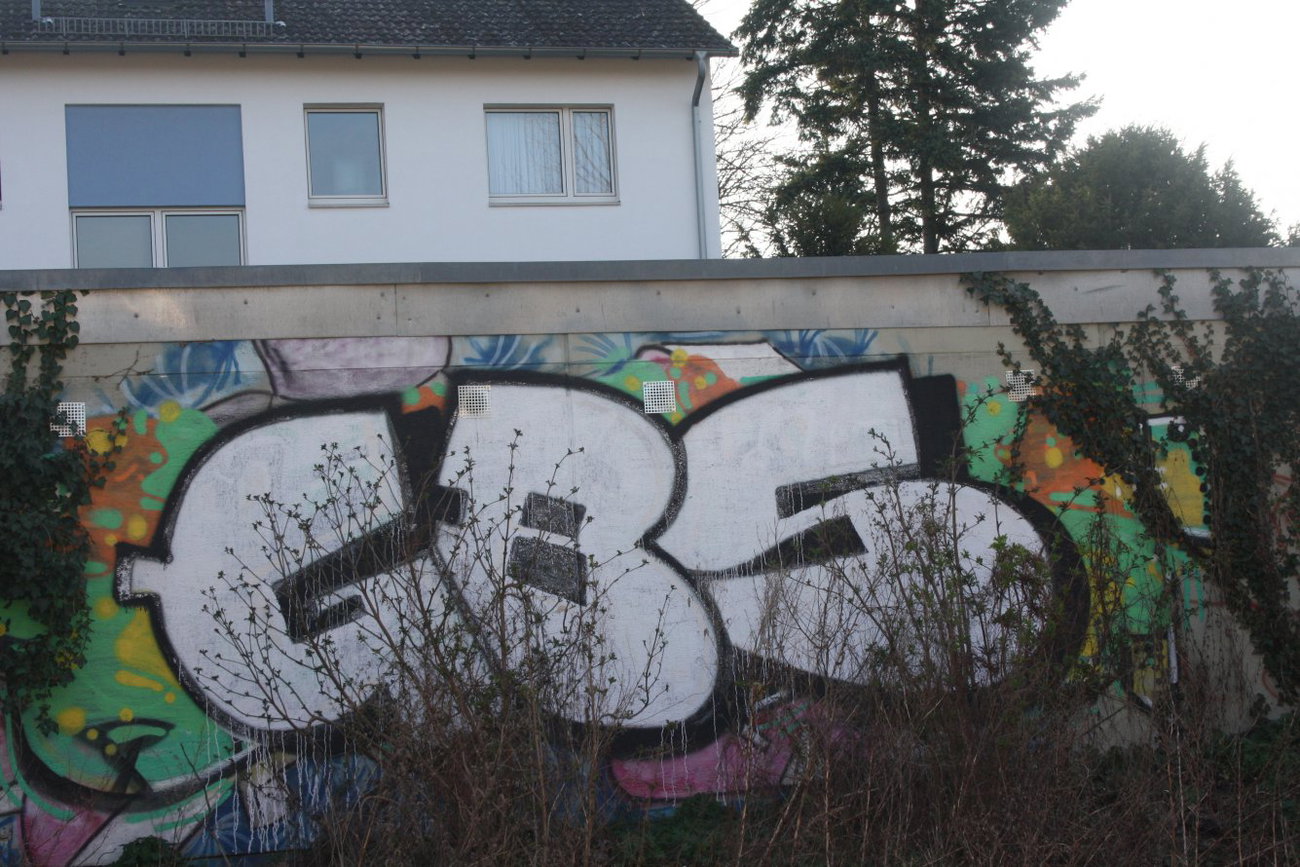 Graffiti Wall - Photo by Manfredkarlheinz - gbs
