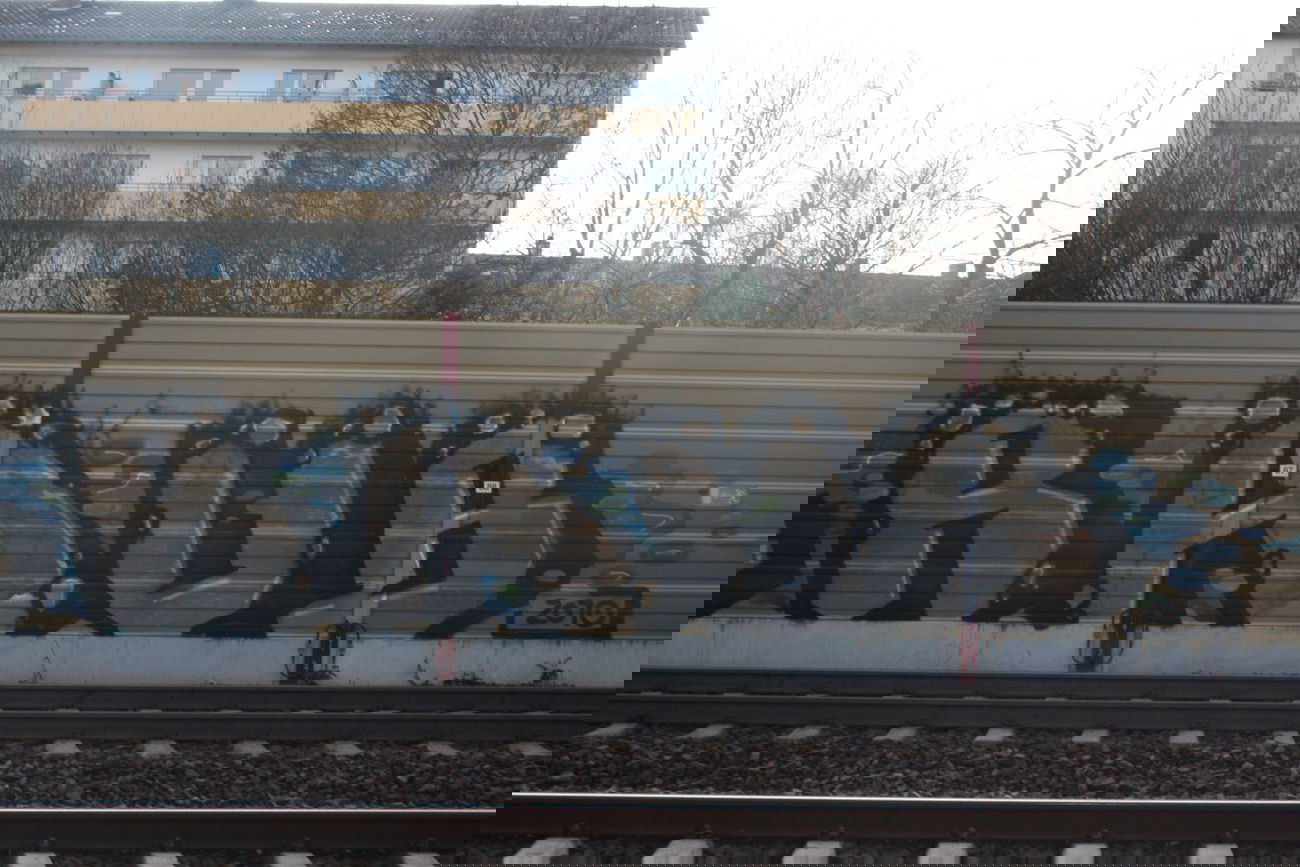 Graffiti Wall - Photo by Manfredkarlheinz - raub