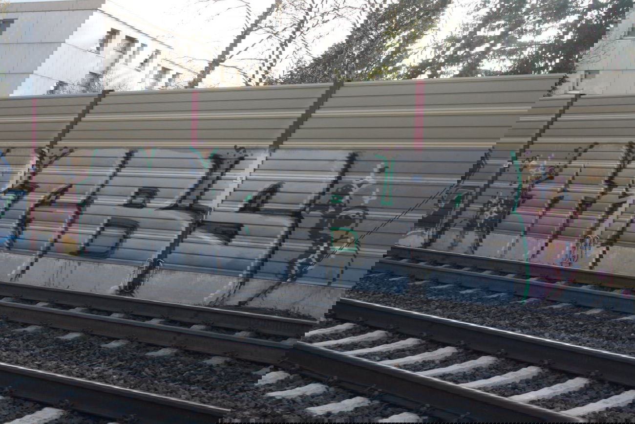 Graffiti Wall - Photo by Manfredkarlheinz