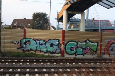 Graffiti Bombing - Photo by Manfredkarlheinz - ozf