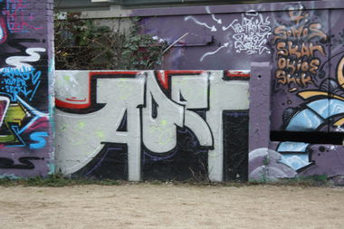 Graffiti Wall - Photo by Manfredkarlheinz