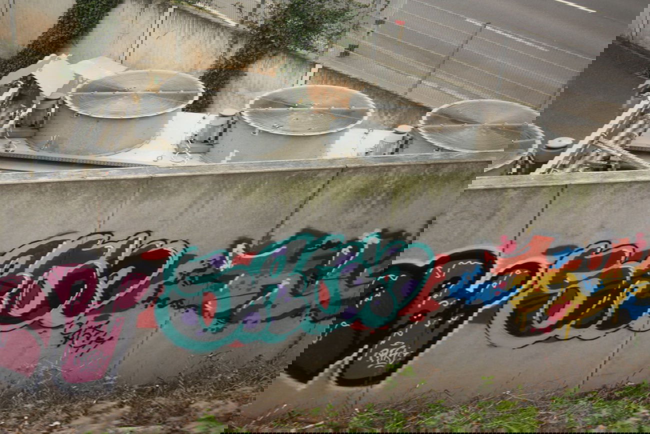 Graffiti Wall - Photo by Manfredkarlheinz