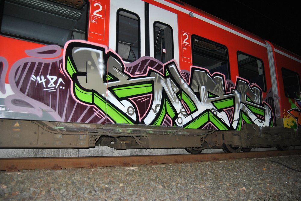 Graffiti Train - Photo by Marieundjana - kurs, 481