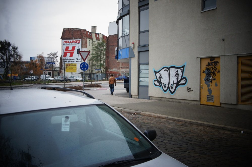 Graffiti Bombing - Photo by Marieundjana - oo