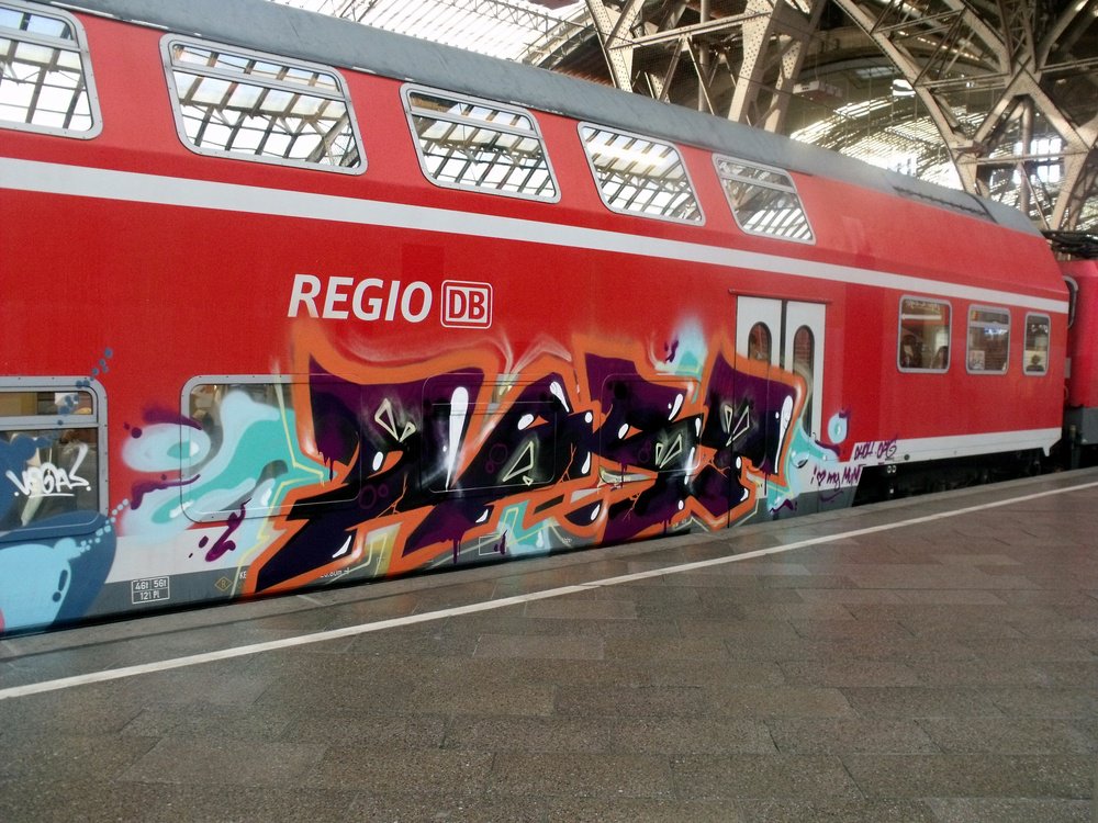 Graffiti Train - Photo by Marieundjana - past
