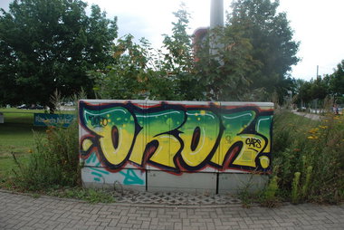 Graffiti Bombing - Photo by Marieundjana - ohoh