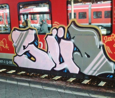 Graffiti Train - Photo by Marieundjana - süd