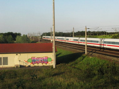 Graffiti Bombing - Photo by Marieundjana - hure