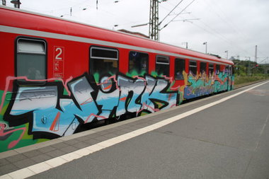 Graffiti Train - Photo by Marieundjana - wink