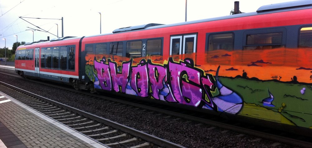 Graffiti Train - Photo by Marieundjana - oh, org