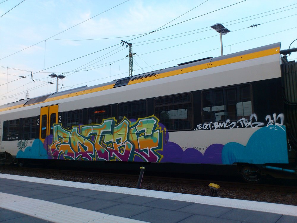 Graffiti Train - Photo by Marieundjana