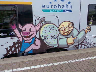 Graffiti Train - Photo by Marieundjana