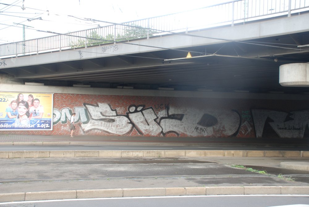 Graffiti Bombing - Photo by Marieundjana - süd