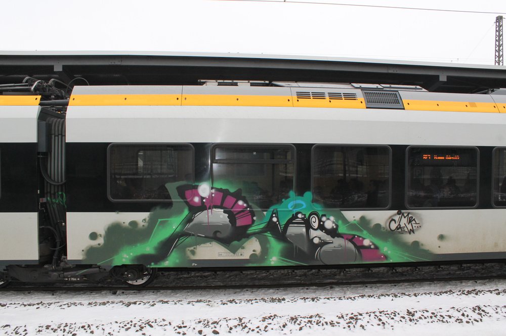 Graffiti Train - Photo by Marieundjana - imr
