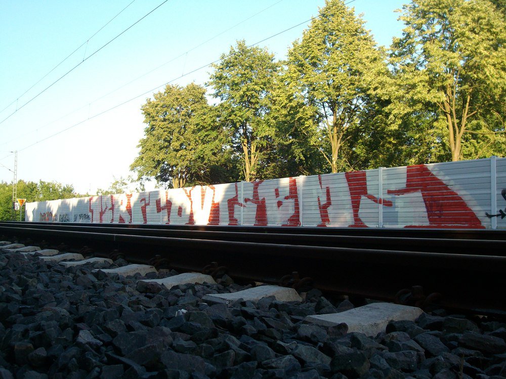 Graffiti Bombing - Photo by Marieundjana - t2r, fc, dvts