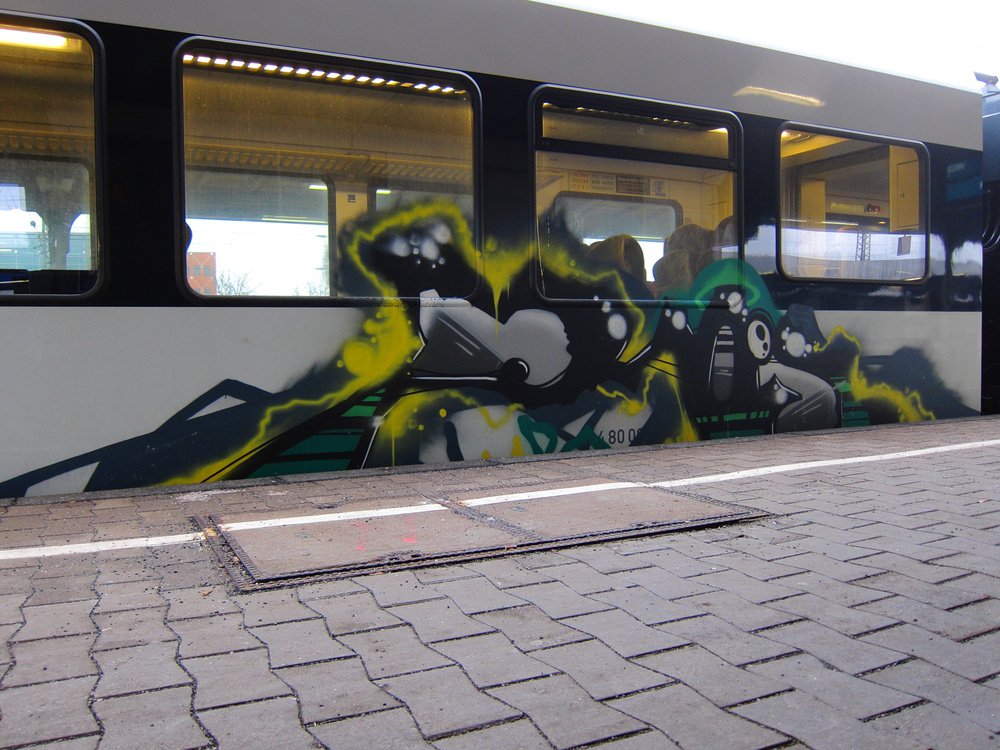 Graffiti Train - Photo by Marieundjana - rois