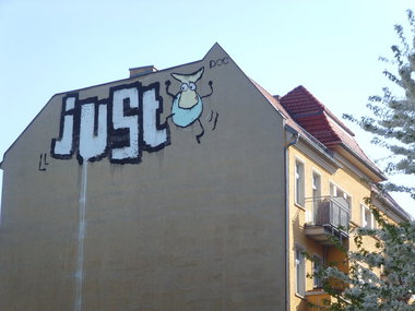 Graffiti Bombing - Photo by Marieundjana - just