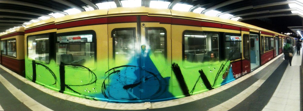 Graffiti Train - Photo by Marieundjana - drow