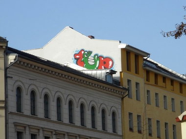 Graffiti Bombing - Photo by Marieundjana - 1up