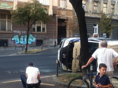 Graffiti Bombing - Photo by Marieundjana - 1up