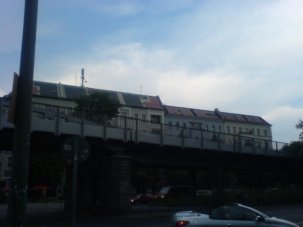 Graffiti Bombing - Photo by Marieundjana - 1up, acab