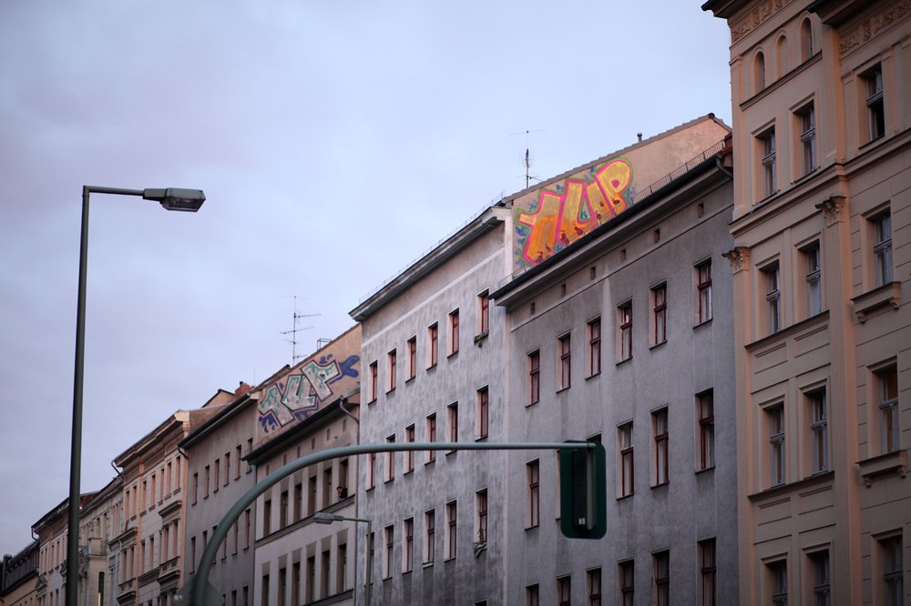 Graffiti Bombing - Photo by Marieundjana - 1up