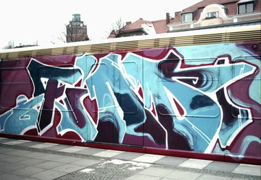 Graffiti Train - Photo by Marieundjana - fino