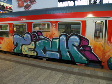 Graffiti Train - Photo by Marieundjana - tech