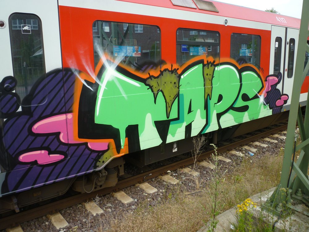 Graffiti Train - Photo by Marieundjana - taps