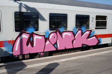 Graffiti Train - Photo by Marieundjana - wink